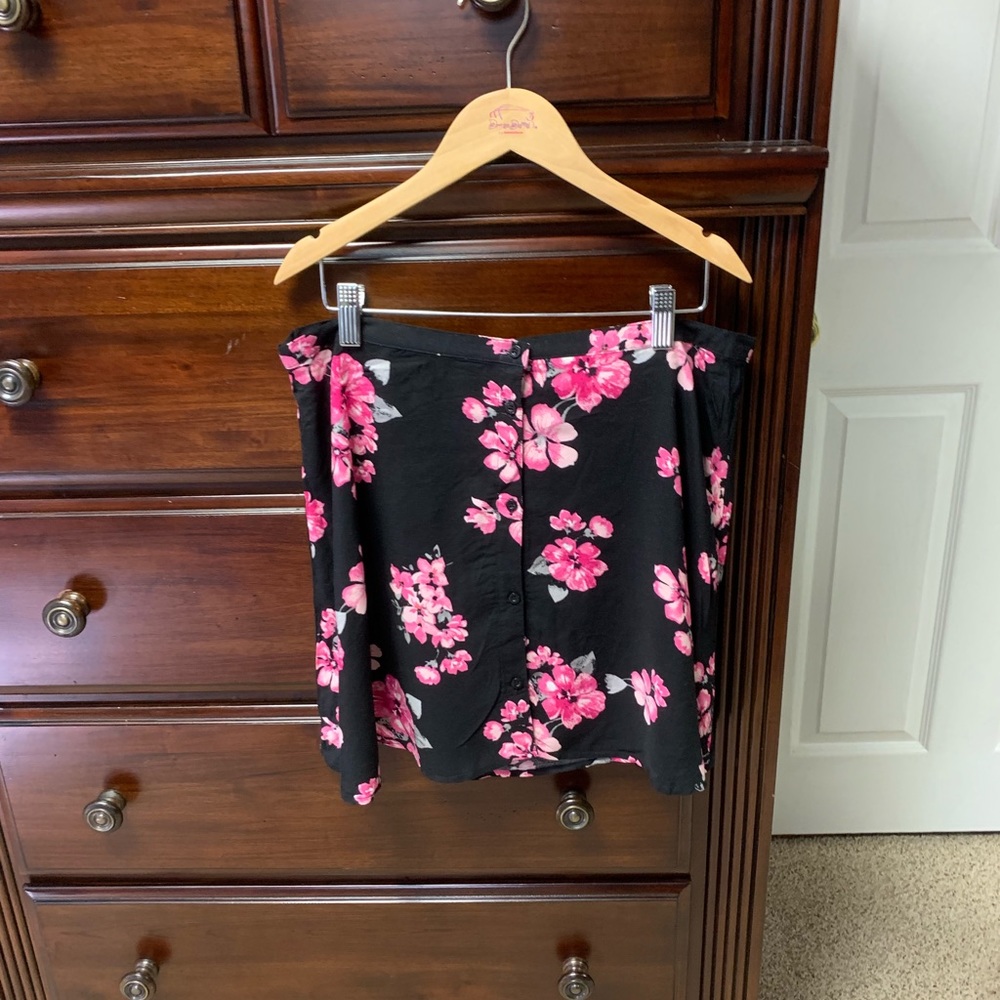 FLORAL MINI SKIRT 🌸